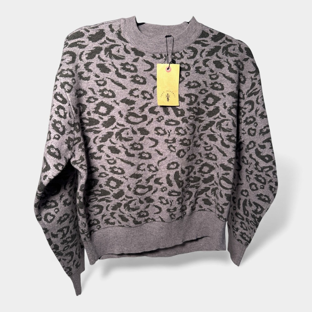 Knot Sisters Grey Black Leopard Print Sweater Women's Size S - NWT‎